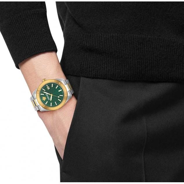 Versace VRSCVE8E00524 Erkek Kol Saati